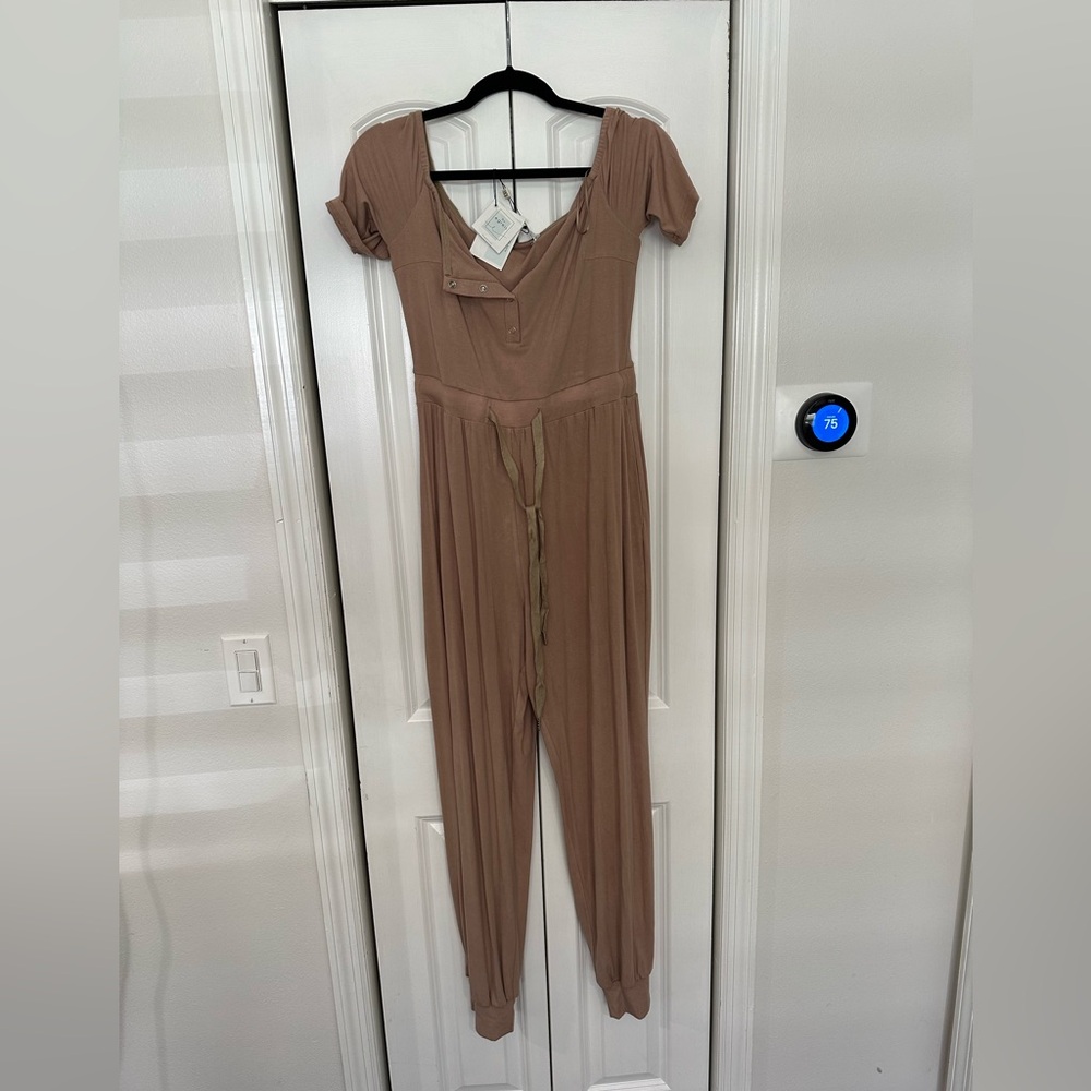 Brand new with tags size large by egreis